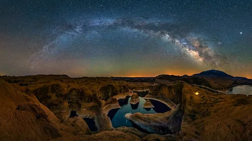 Milky way over Reflection Canyon
